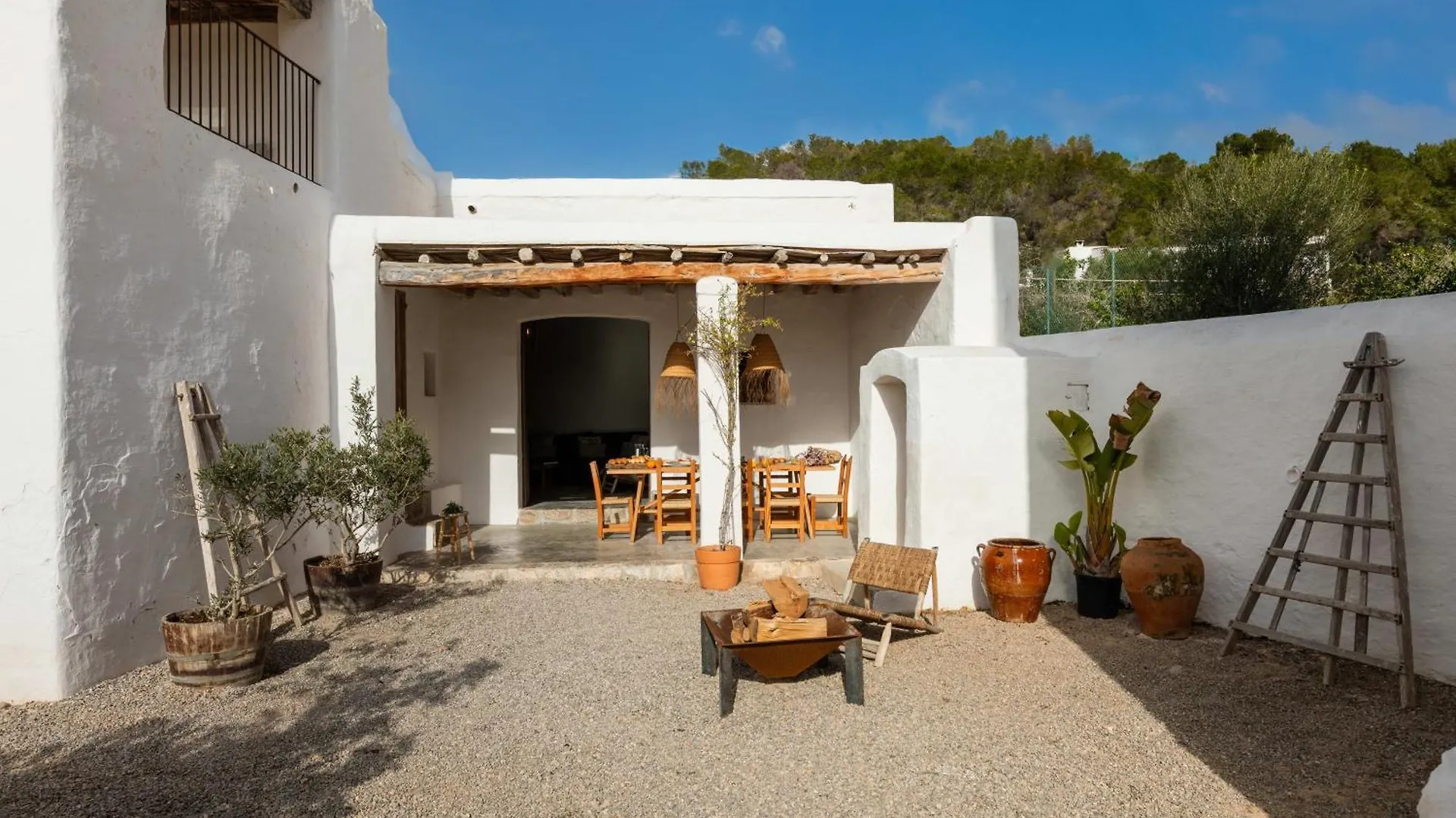 Villa Cas Orvais contacts